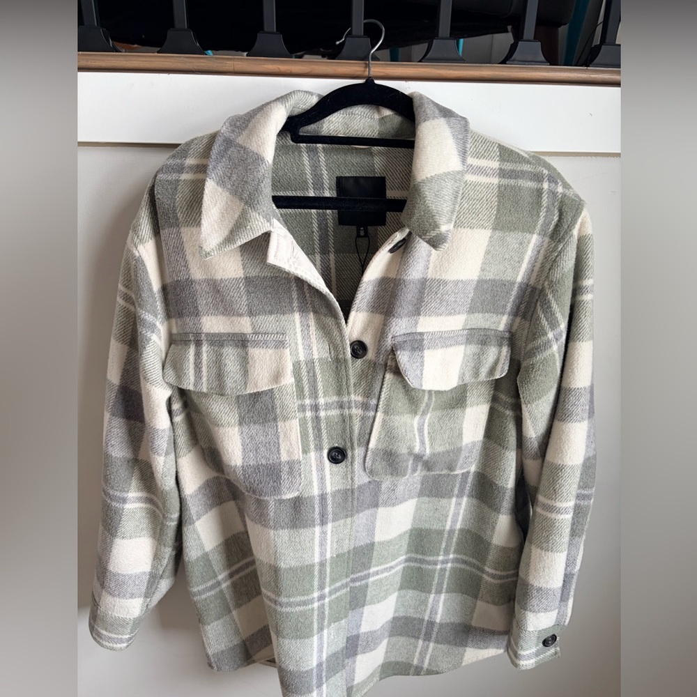 Dynamite Women’s Plaid Shacket Medium